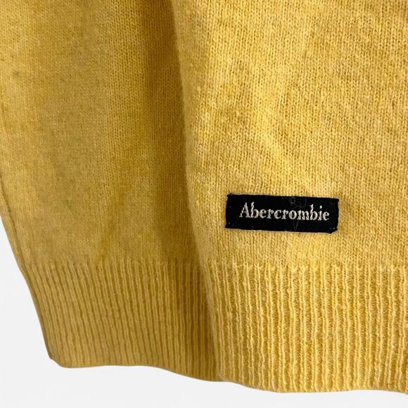 Vintage 1990s/2000s Abercrombie & Fitch Lambswool Pastel/Butter Yellow Cardigan - Picture 4 of 6
